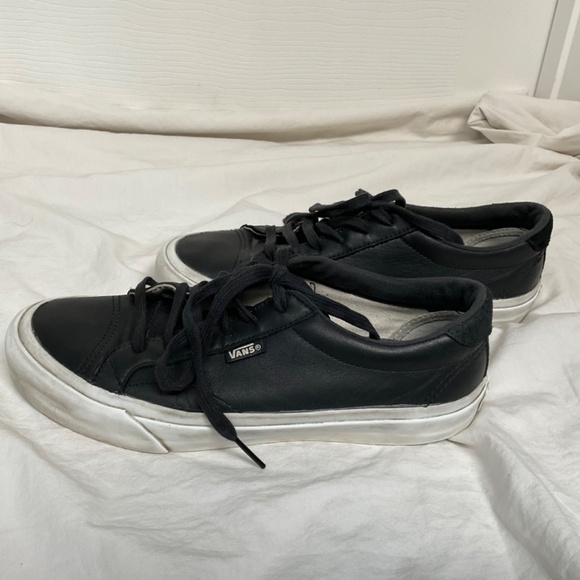 Black Leather Vans Women’s size 7 - Picture 7 of 8